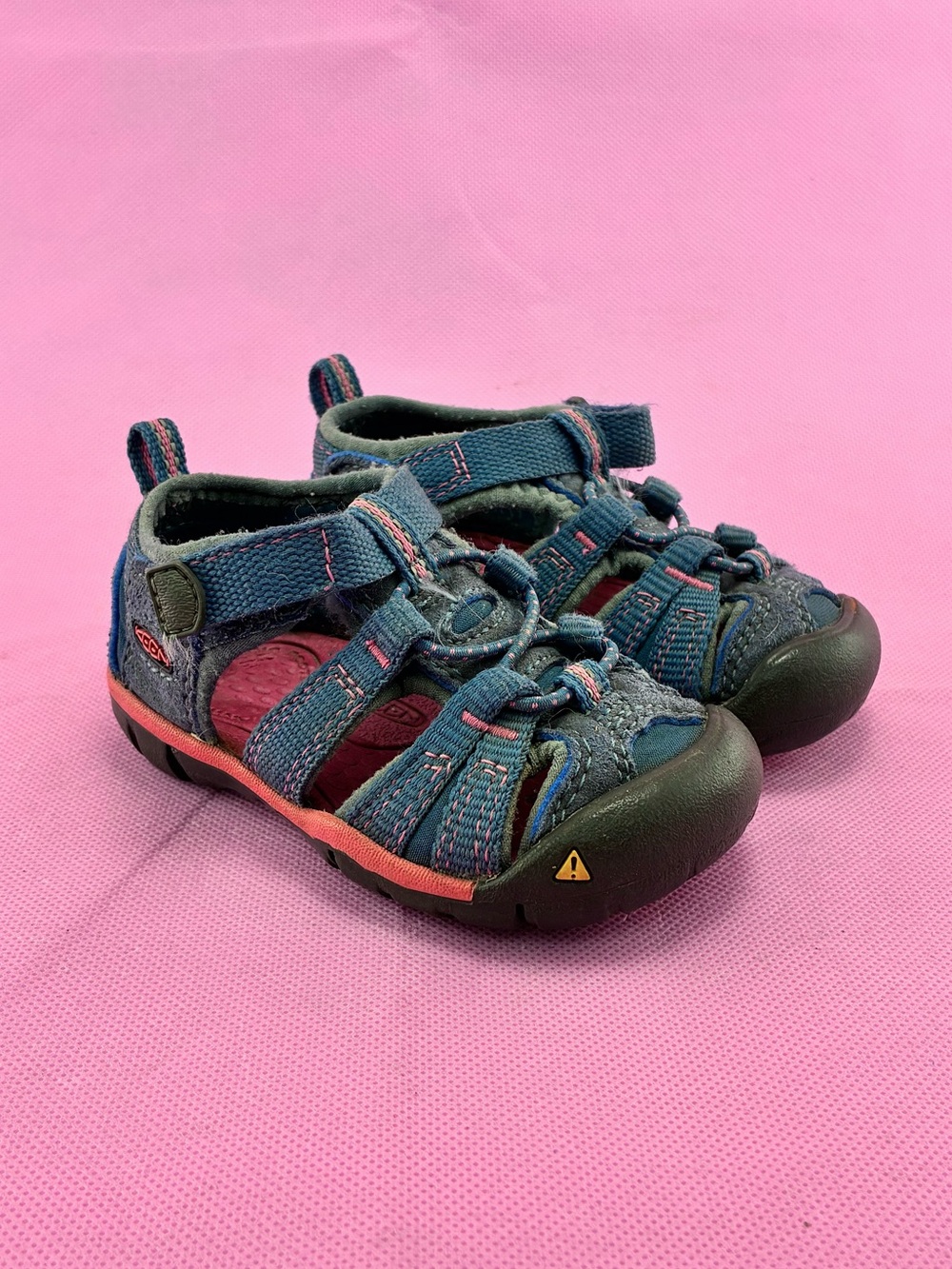 Keen Toddlers Closed Toe Sandal Non-Marking Sole Size 5